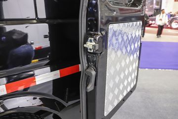 ����ɷ� ����V9E 4.5T 3�� 5.94�״��綯��ʽ���䳵77.28kWhͼƬ