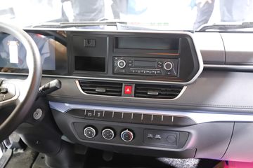 ����ɷ� EV360 4.5T 4.2�׵��Ŵ��綯��ʽ�Ῠ81.14kWhͼƬ