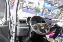 东风股份 EV360 4.5T 4.2米单排纯电动厢式轻卡81.14kWh