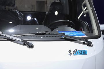 ����ɷ� EV200 ����� 4.5T 3.965�׵��Ŵ��綯��ʽ�Ῠ59.409kWhͼƬ