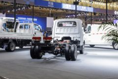 东风股份 EV200 标配版 4.5T 3.965米单排纯电动厢式轻卡(DFA5040XXYTBEV7)59.409kWh