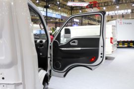EV200 电动载货车内饰图片