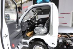 东风股份 EV200 标配版 4.5T 3.965米单排纯电动厢式轻卡(DFA5040XXYTBEV7)59.409kWh