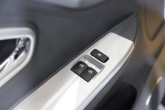 东风股份 EV200 标配版 4.5T 3.965米单排纯电动厢式轻卡(DFA5040XXYTBEV7)59.409kWh