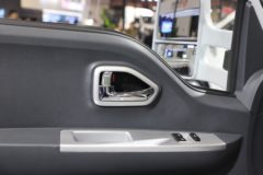 东风股份 EV200 标配版 4.5T 3.965米单排纯电动厢式轻卡(DFA5040XXYTBEV7)59.409kWh