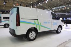 南京依维柯 聚星 3.8T 3座 4.998米纯电动封闭货车77kWh