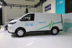 南京依维柯 聚星 3.8T 3座 4.998米纯电动封闭货车77kWh