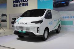 南京依维柯 聚星 3.8T 3座 4.998米纯电动封闭货车77kWh