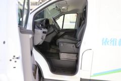 南京依维柯 聚星 3.8T 3座 4.998米纯电动封闭货车77kWh