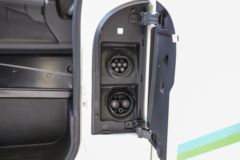 南京依维柯 聚星 3.8T 3座 4.998米纯电动封闭货车77kWh