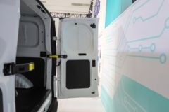 南京依维柯 聚星 3.8T 3座 4.998米纯电动封闭货车77kWh