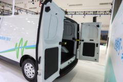 南京依维柯 聚星 3.8T 3座 4.998米纯电动封闭货车77kWh