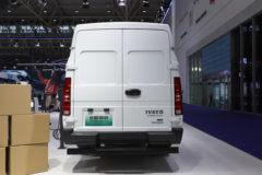 南京依维柯 新得意 4.3T 5.995米纯电动封闭厢式货车61.56kWh