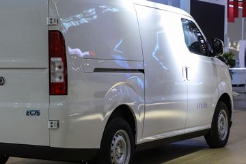 EC75 ׼泬Խ͢ 2 綯ջ дº41.85kWhͼƬ