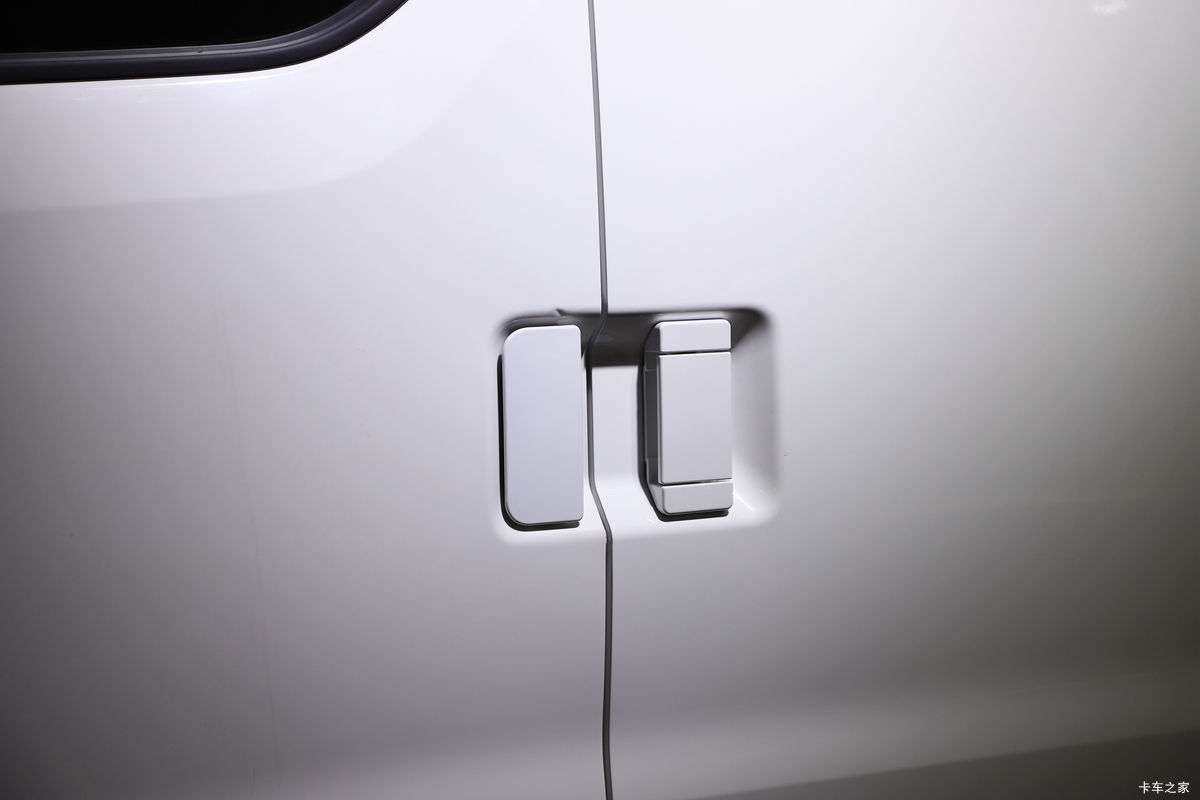 EC75 ׼泬Խ͢ 2 綯ջ дº41.85kWh