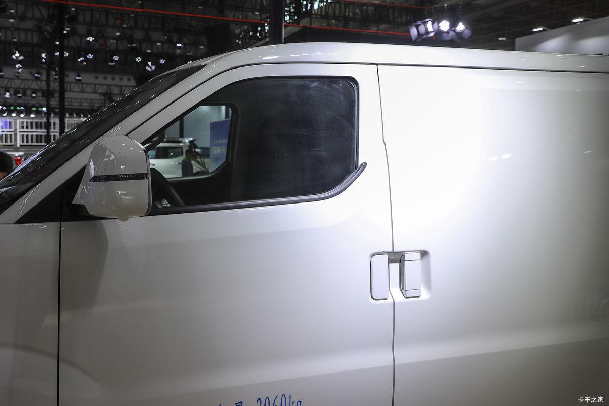 EC75 ׼泬Խ͢ 2 綯ջ дº41.85kWh