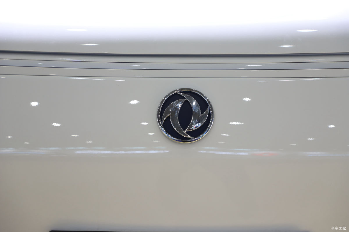 EC75 ׼泬Խ͢ 2 綯ջ дº41.85kWh