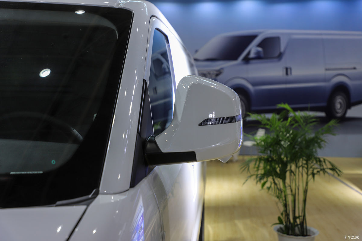 EC75 ׼泬Խ͢ 2 綯ջ дº41.85kWh