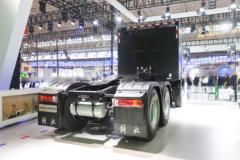 一汽解放 J6P重卡 6X4 换电式纯电动牵引车(CA4250P66T1BEV)281.91kWh