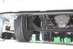 一汽解放 J6P重卡 6X4 换电式纯电动牵引车(CA4250P66T1BEV)281.91kWh