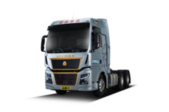 中国重汽 汕德卡SITRAK G7H重卡 奢华版 630马力 6X4 AMT自动档牵引车
