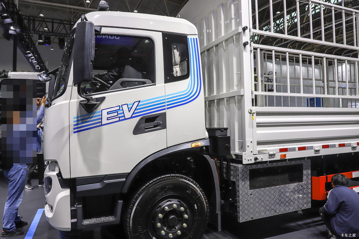 ó KR 18T 4X2 6.8Ű봿綯դʽػ332kWh
