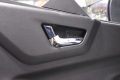 东风商用车 天锦KR 18T 4X2 6.8米排半纯电动仓栅式载货车332kWh