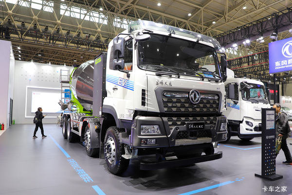 东风商用车 天龙KC 8X4 纯电动混凝土搅拌车350kWh
