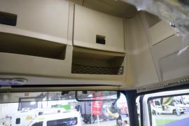 德龙X5000E&nbsp;电动牵引车驾驶室图片