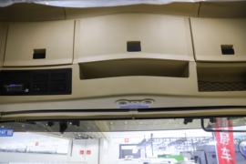 德龙X5000E&nbsp;电动牵引车驾驶室图片