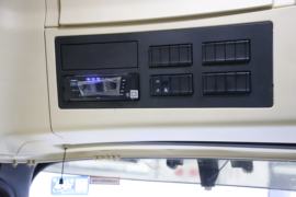 德龙X5000E&nbsp;电动牵引车驾驶室图片