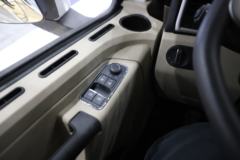 陕汽重卡 德龙X5000 6X4 纯电动牵引车