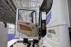 陕汽重卡 德龙X5000 6X4 纯电动牵引车