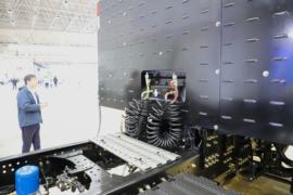 德龙X5000E&nbsp;电动牵引车底盘图片