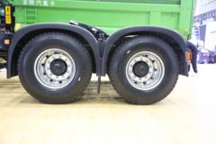 陕汽重卡 德龙X5000 6X4 纯电动牵引车