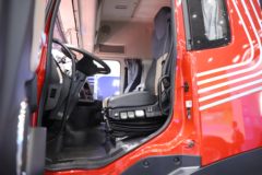 东风商用车 天龙KL 6X4 换电式纯电动牵引车282kWh