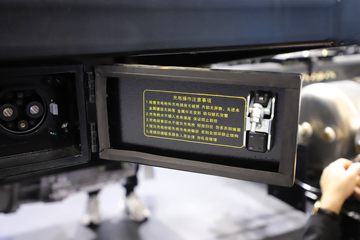 �������ó� ����KL 6X4 ����ʽ���綯ǣ����282kWhͼƬ