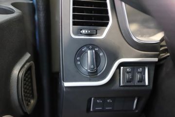 �ൺ��� ӥ; ͷ�Ȳ� 620���� 6X4 AMT�Զ���ǣ����(��Һ��)(CA4257P35K18T1E6A80)ͼƬ