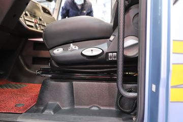 �ൺ��� ӥ; ͷ�Ȳ� 620���� 6X4 AMT�Զ���ǣ����(��Һ��)(CA4257P35K18T1E6A80)ͼƬ