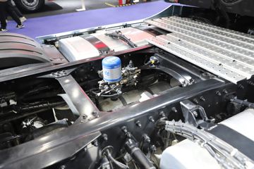 �ൺ��� ӥ; ͷ�Ȳ� 620���� 6X4 AMT�Զ���ǣ����(��Һ��)(CA4257P35K18T1E6A80)ͼƬ