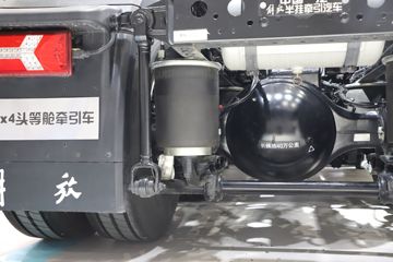 �ൺ��� ӥ; ͷ�Ȳ� 620���� 6X4 AMT�Զ���ǣ����(��Һ��)(CA4257P35K18T1E6A80)ͼƬ