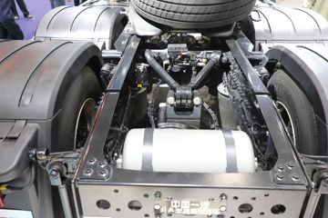 �ൺ��� ӥ; ͷ�Ȳ� 620���� 6X4 AMT�Զ���ǣ����(��Һ��)(CA4257P35K18T1E6A80)ͼƬ