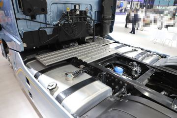 �ൺ��� ӥ; ͷ�Ȳ� 620���� 6X4 AMT�Զ���ǣ����(��Һ��)(CA4257P35K18T1E6A80)ͼƬ