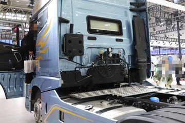 �ൺ��� ӥ; ͷ�Ȳ� 620���� 6X4 AMT�Զ���ǣ����(��Һ��)(CA4257P35K18T1E6A80)ͼƬ