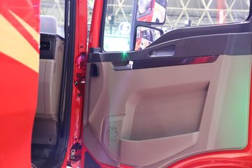 ��������˹ ���� 280���� 4X2 9.5��LNG��ʽ�ػ���(SX5189XXYLB721TLQ1)ͼƬ