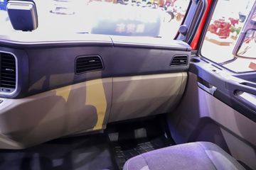 ��������˹ ���� 280���� 4X2 9.5��LNG��ʽ�ػ���(SX5189XXYLB721TLQ1)ͼƬ