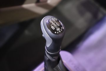 ��������˹ ���� 280���� 4X2 9.5��LNG��ʽ�ػ���(SX5189XXYLB721TLQ1)ͼƬ