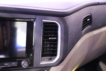 ��������˹ ���� 280���� 4X2 9.5��LNG��ʽ�ػ���(SX5189XXYLB721TLQ1)ͼƬ