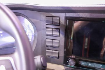 ��������˹ ���� 280���� 4X2 9.5��LNG��ʽ�ػ���(SX5189XXYLB721TLQ1)ͼƬ