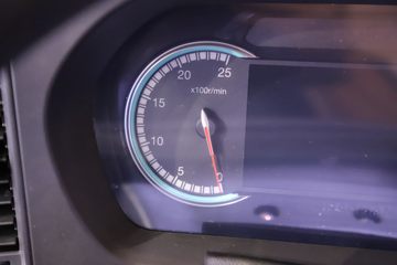 ��������˹ ���� 280���� 4X2 9.5��LNG��ʽ�ػ���(SX5189XXYLB721TLQ1)ͼƬ